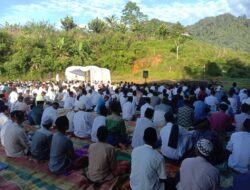 Shalat Idul Fitri 1445 H di Lapang Kampung Leuwi Waluh Sukabumi: Tema Khutbah “Ikhsna / Manusia Berakhlakul Karimah”