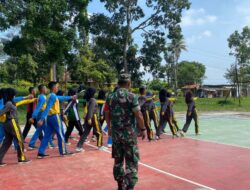 Jelang HUT RI ke-79, Babinsa Koramil 2205 Kalapanunggal,Latih Paskibra Tingkat Kecamatan