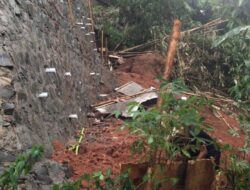 Dampak Buruk Proyek TPT Milik DPUPR Tangsel, Warga Rugi Belasan Juta Rupiah