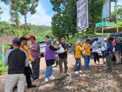 Bupati Sukabumi Terpilih Asep Japar Salurkan Bantuan untuk Korban Bencana di Kecamatan Ciemas
