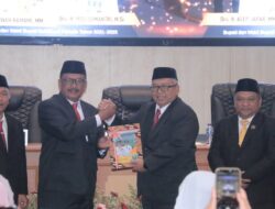DPRD GELAR RAPAT PARIPURNA SERAH TERIMA JABATAN BUPATI DAN WAKIL BUPATI SUKABUMI