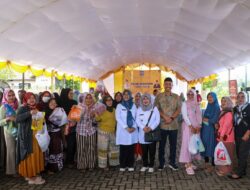 Ratusan Warga Mancak Serbu Bazar Ramadan 1446 H Diskoumperindag