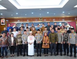 Polri dan Media Bersinergi Berbagi Takjil Serentak di Seluruh Indonesia