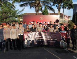 Polda Banten Gandeng Insan Media Bagikan Takjil Kepada Masyarakat