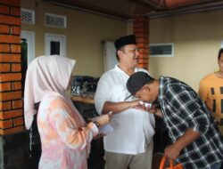 Berbagi Kebahagiaan di Bulan Suci, Aa Hilman Bagikan Bingkisan Lebaran