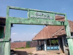 Bangunan kelas SMPN 2 Bojong genteng tak terpakai karena rusak berat