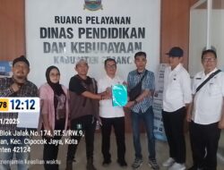 Koalisi Permak Banten Gelar Aksi di Dindik Serang, Desak Penegakan Hukum terkait Dugaan Penyimpangan Dana BOP