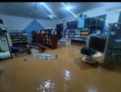 Hujan Deras Guyur Sukabumi, SMA Negeri 1 Cikidang Terendam Banjir Setinggi Lutut