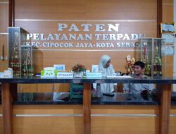 PELAYANAN TERPADU DAN HUMANIS TERAPAN PIMPINAN KECAMATAN CIPOCOK JAYA KOTA SERANG