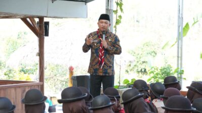 TRAINING CENTER II PERSIAPAN JAMNAS, WABUP” PRAMUKA MELATIH KEDISPLINAN DAN KETANGKASAN