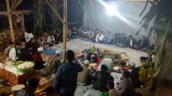 *WARGA KAMPUNG CISEPAN DESA PULOSARI GELAR TASYAKURAN SEREN TAUN DENGAN HIBURAN WAYANG GOLEK*