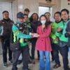 Wujud Kepedulian dan Solidaritas, Komunitas Ojol Sukabumi Serahkan Donasi untuk Korban Kecelakaan